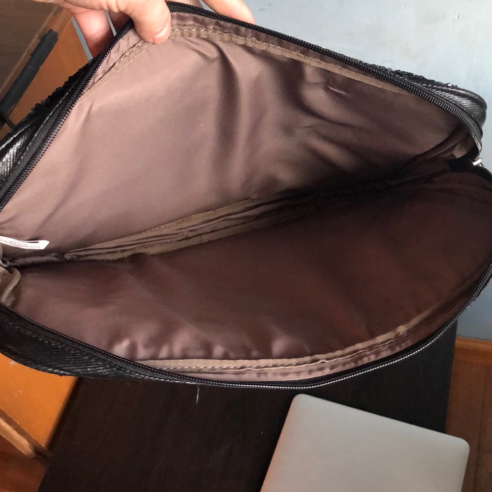 Computer case - Picture 4 of 6
